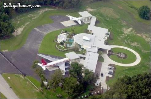 [Image: Travolta4.jpg]