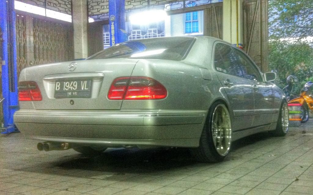 W-210 320 V6 Facelift bersahaja