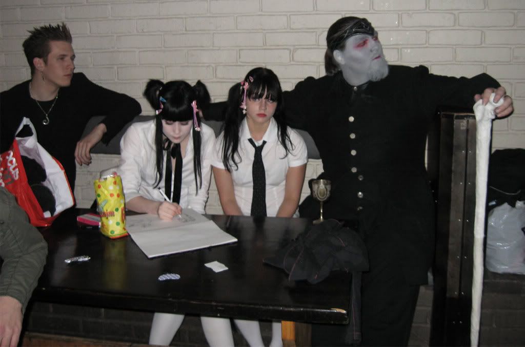http://s153.photobucket.com/albums/s220/wonderkarin/Sabbatlajvet/
