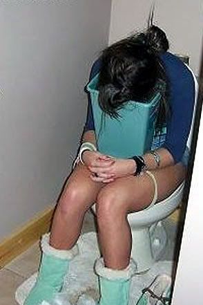 drunk-girl-toilet-vomit.jpg