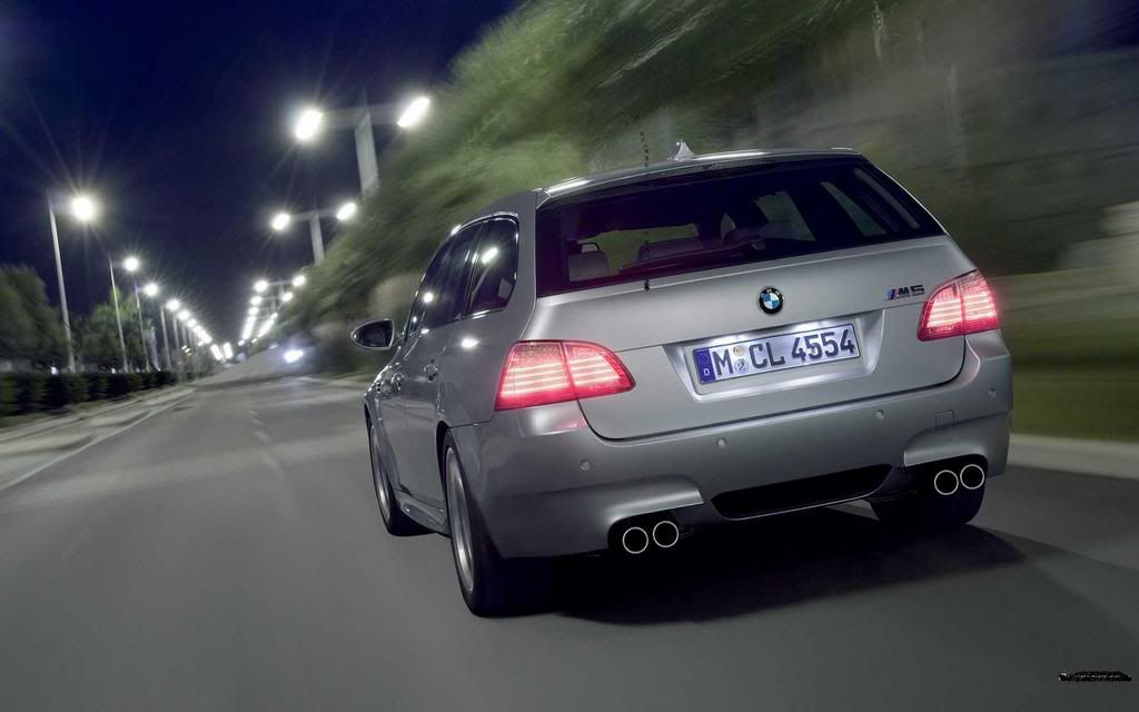 BMW_M5-touring_606_1920x1200.jpg